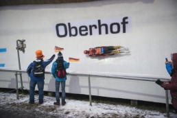Zuschauer am Bob-Eiskanal in Oberhof