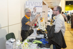 Reinhard Müller 2016 bei seiner Arbeit am uvex Messestand auf der Leuna Dialog