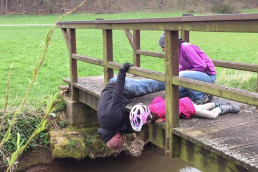 uvex Angestellter Jürgen K. mit seiner Familie beim Geocaching