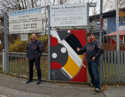 Die Herren Schmidtkunz und Schwindsackel in wind- und wasserdichten uvex 3-in-1-Wetterjacken