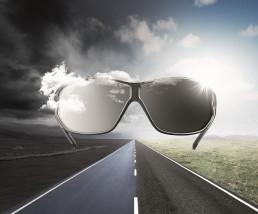 Stufenlos selbsttönende Sportbrille mit uvex variomatic® Technologie für optimale Sicht bei jedem Wetter
